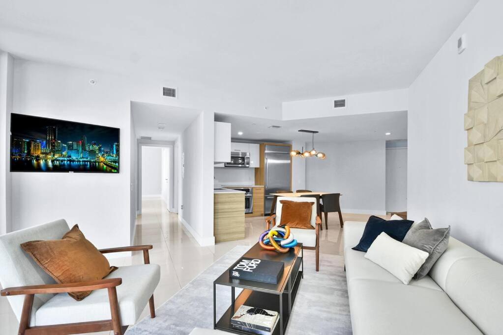 Lovely Upscale Condo Gorgeous View 2Bd 2Bath In Brickell Miami Buitenkant foto