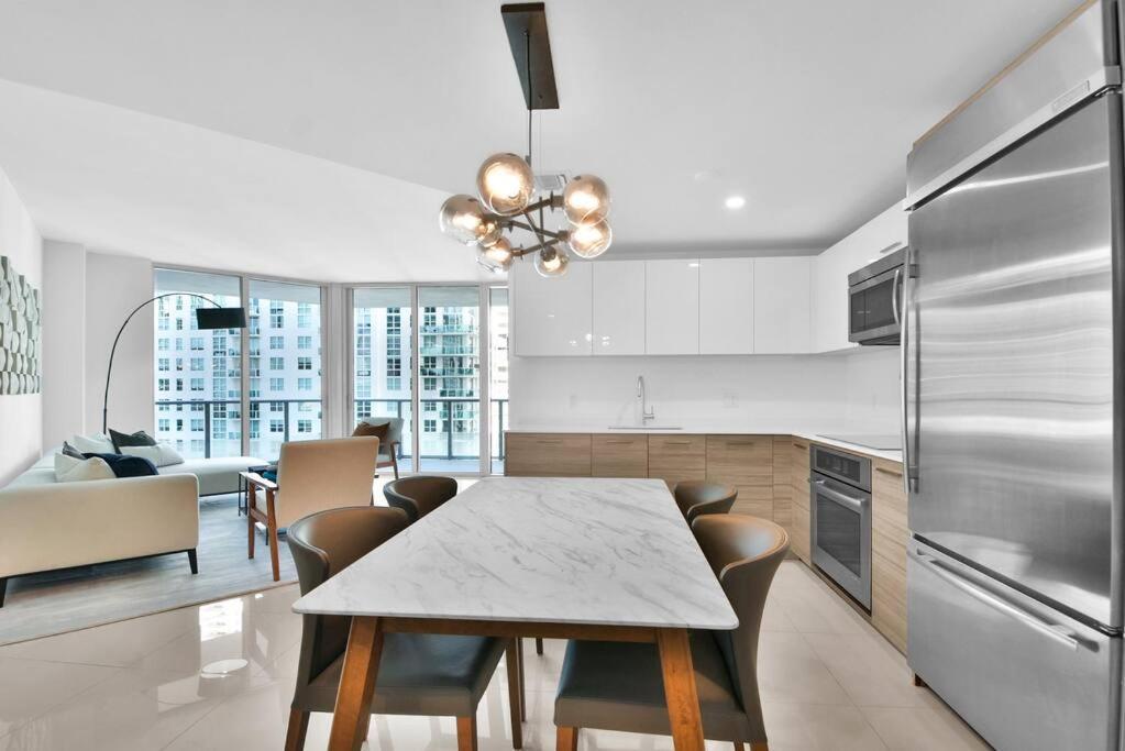 Lovely Upscale Condo Gorgeous View 2Bd 2Bath In Brickell Miami Buitenkant foto