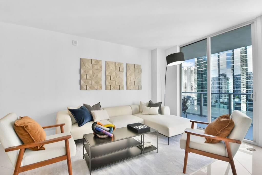 Lovely Upscale Condo Gorgeous View 2Bd 2Bath In Brickell Miami Buitenkant foto